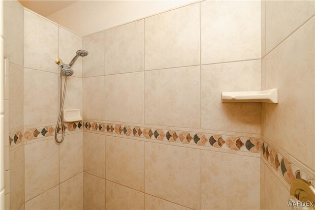 details featuring a tile shower