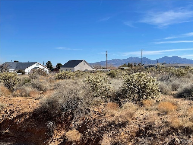 Listing photo 3 for 6291 N Valley View Cir, Kingman AZ 86409