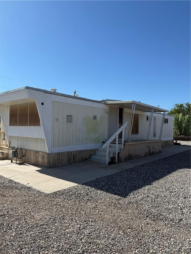 2135 3rd St, Bullhead City, AZ 86429 - manufactured / mobile home with entry steps