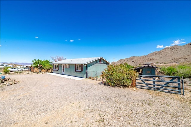 3345 W Smith Dr, Golden Valley, AZ 86413 - view of front of property with fence and a mountain view