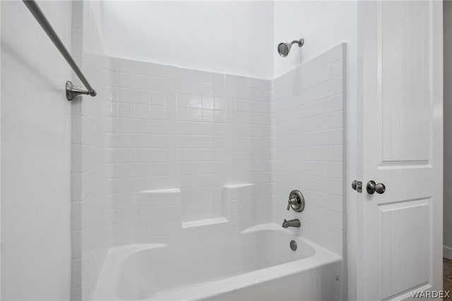 full bath with shower / bathtub combination