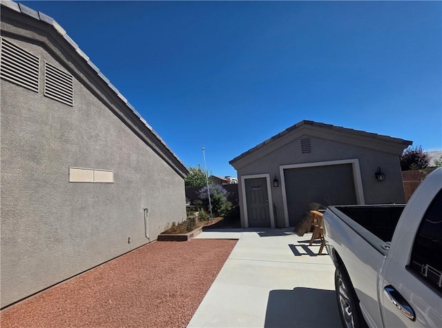 4132 Monte Silvano Ct, Kingman, AZ 86401 - garage with driveway