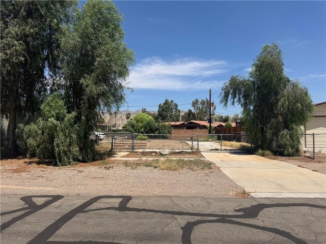 2385 Castle Rock Cir, Bullhead City, AZ 86442 - photo 3