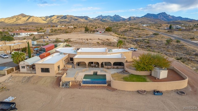 bird's eye view featuring a mountain view