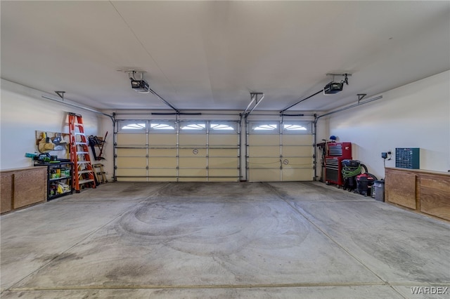 1878 E Clear Lake Dr, Fort Mohave, AZ 86426 - garage with a garage door opener