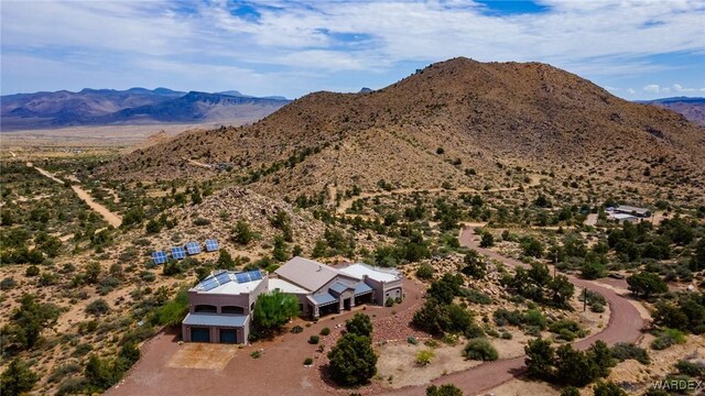 bird's eye view featuring a mountain view