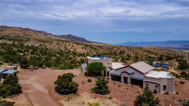 bird's eye view with a mountain view