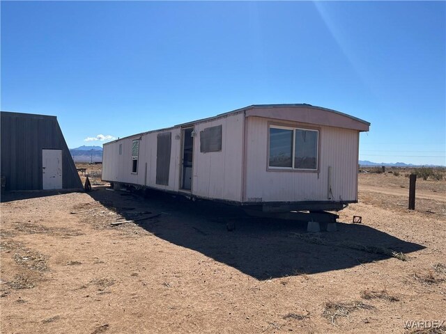 1074 S Ligurta Rd, Golden Valley, AZ 86413