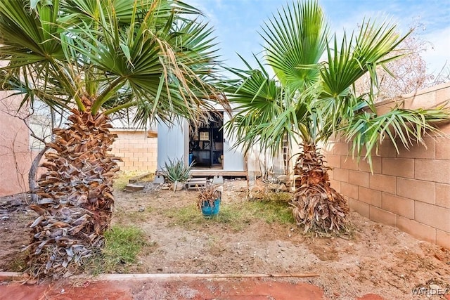 view of yard featuring fence