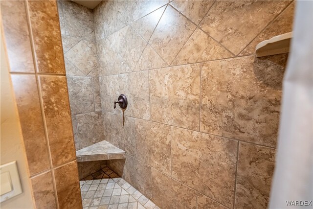 details featuring a tile shower