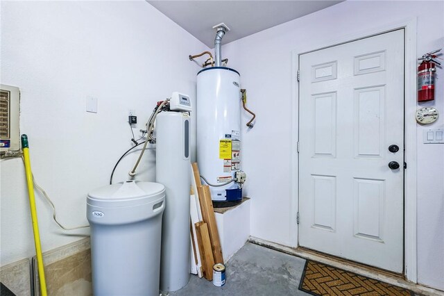 6053 S Klamath Loop, Fort Mohave, AZ 86426 - utility room with water heater