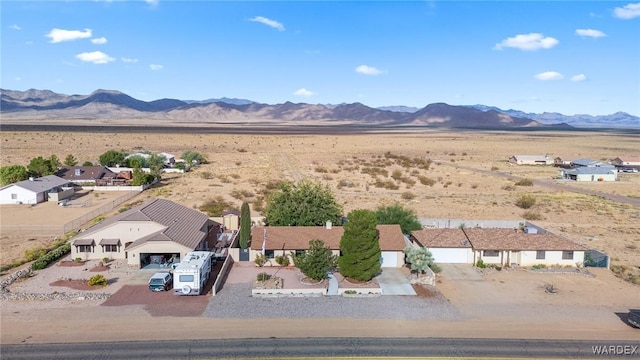 bird's eye view featuring a residential view and a mountain view