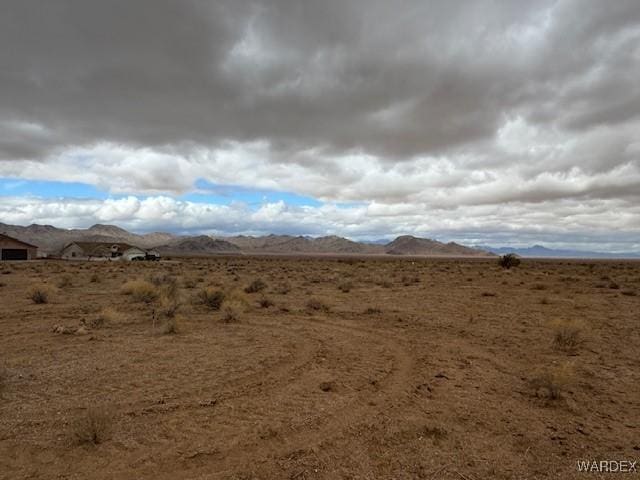 Listing photo 3 for 9957 N Roundup Trl, Kingman AZ 86401