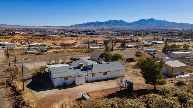 bird's eye view featuring a residential view and a mountain view