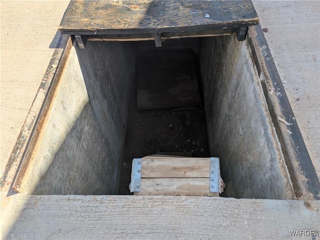 view of entry to storm shelter