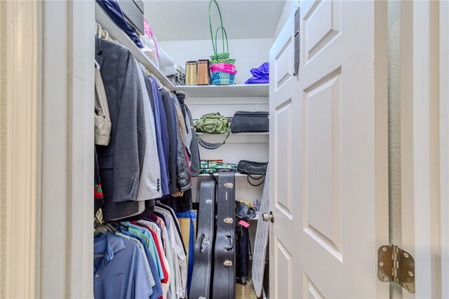 1919 Richardo Ave, Bullhead City, AZ 86442 - view of walk in closet