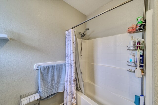 1919 Richardo Ave, Bullhead City, AZ 86442 - full bathroom featuring shower / bathtub combination with curtain