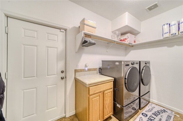 1919 Richardo Ave, Bullhead City, AZ 86442 - laundry area featuring independent washer and dryer and baseboards