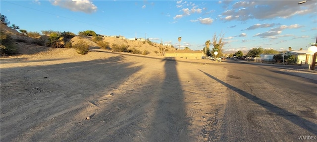 Listing photo 2 for 875 Swan Dr, Bullhead City AZ 86442