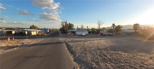 Listing photo 3 for 875 Swan Dr, Bullhead City AZ 86442