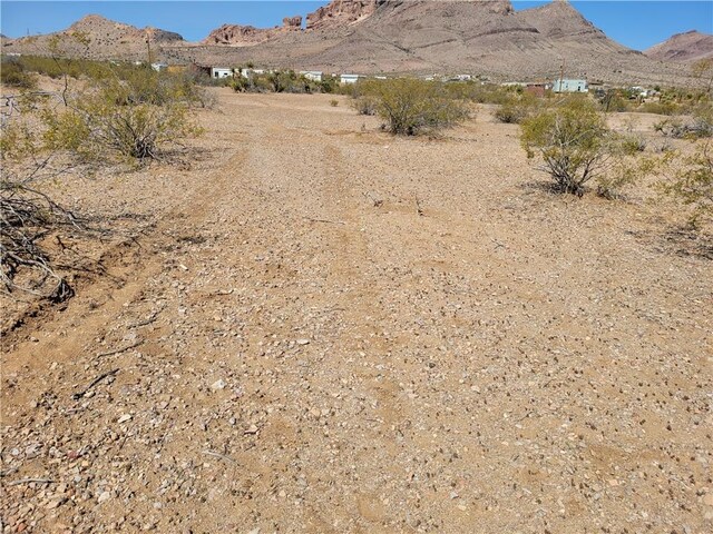 1566 S Glenbar Rd, Golden Valley, AZ 86413