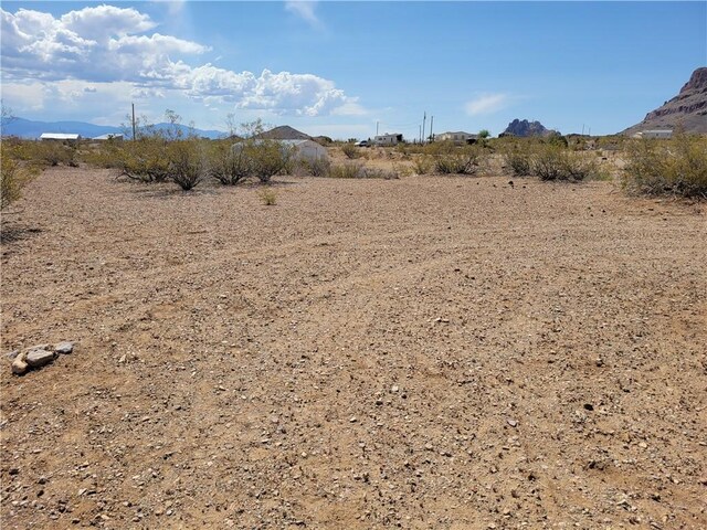 1566 S Glenbar Rd, Golden Valley, AZ 86413