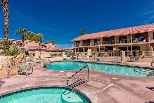 1650 Smoketree Ave Unit 103, Lake Havasu, AZ 86403 - community pool featuring a patio and a hot tub
