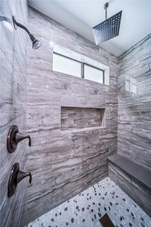 6102 S Scorpion Ln, Fort Mohave, AZ 86426 - full bath with tiled shower