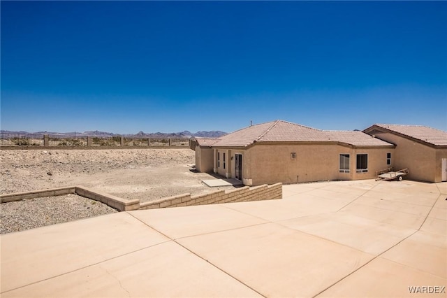 view of yard with a patio area