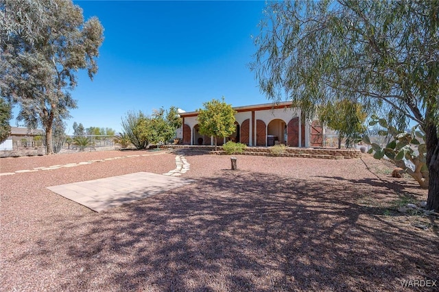 view of front of property