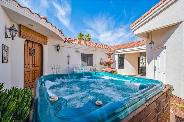 1878 E Fairway Bnd, Fort Mohave, AZ 86426 - view of patio / terrace featuring a hot tub