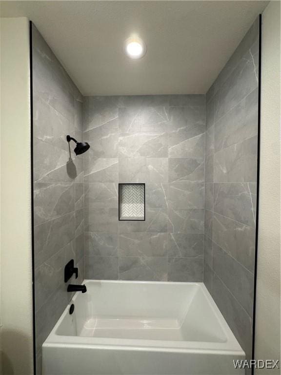 full bath with shower / tub combination