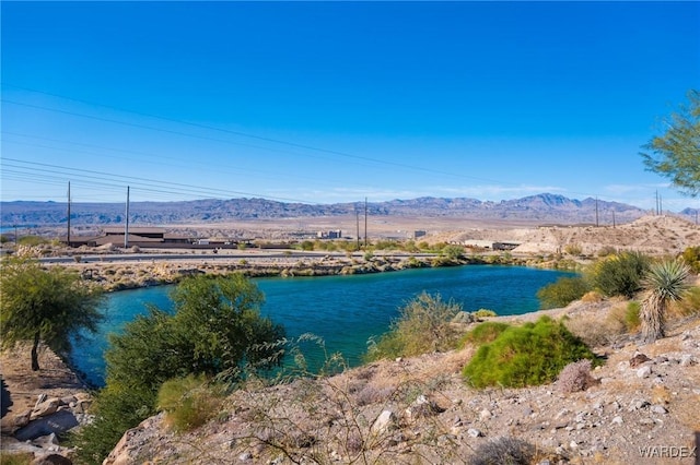 water view featuring a mountain view