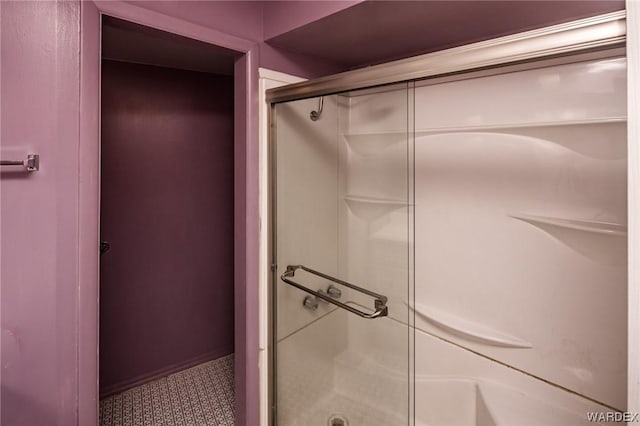 full bathroom featuring a stall shower