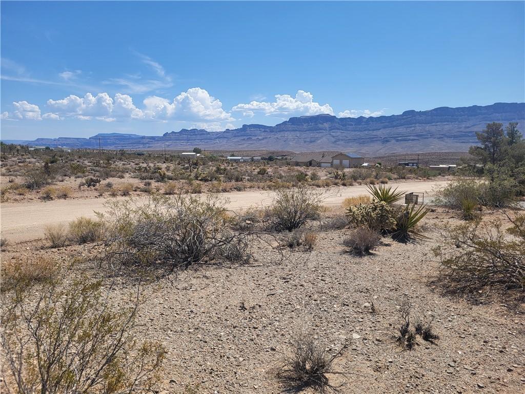 760 E Supai Dr, Meadview, AZ 86444 - photo 1