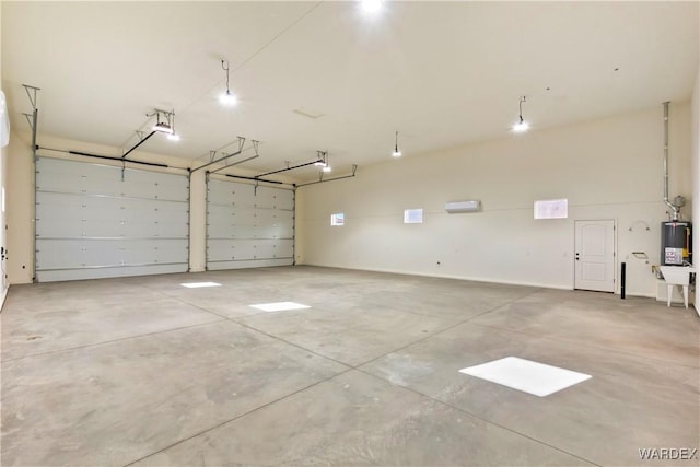 10726 S River Terrace Dr, Mohave Valley, AZ 86440 - garage featuring water heater