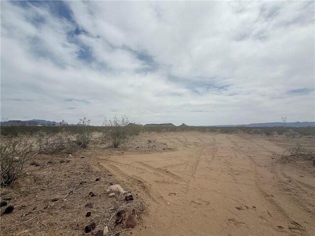 2597 Pine Rd, Golden Valley, AZ 86413 - photo 2