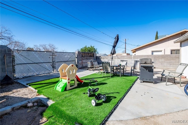 view of yard featuring a fenced backyard and a patio