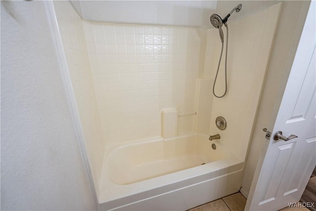 2970 E Devlin Ave, Kingman, AZ 86409 - bathroom featuring shower / tub combination