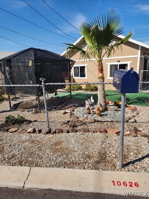 10626 Fenton Dr, Parker, AZ 85344 - view of yard with fence