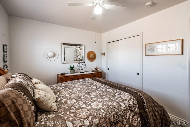 bedroom featuring a closet and ceiling fan