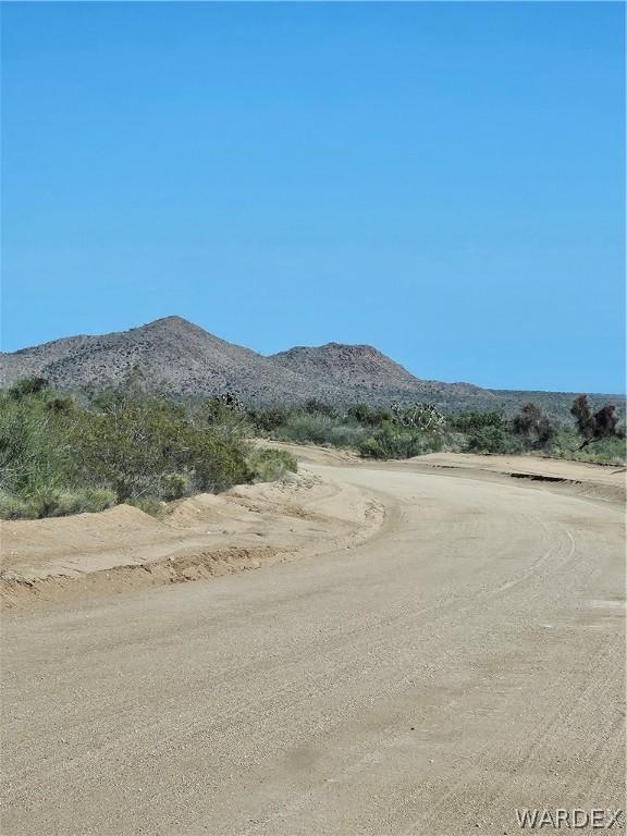 Listing photo 2 for UNK Alamo Road, Yucca AZ 86438