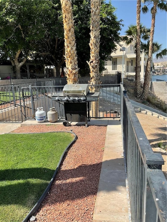 201 Riverfront Drive, Drive, Bullhead City, AZ 86442 - view of yard with fence