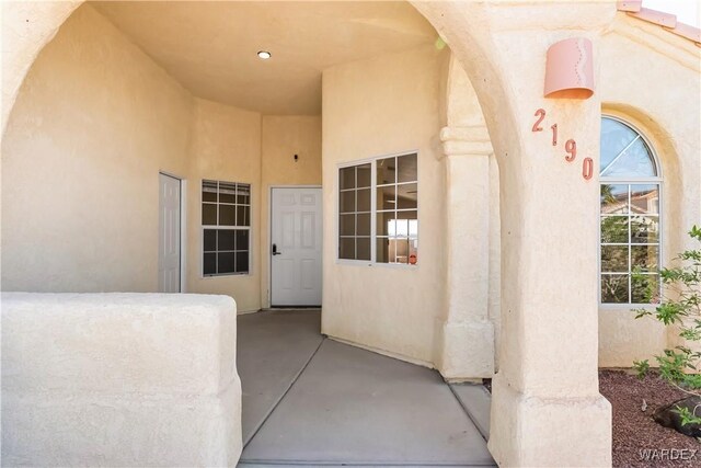 2190 Hijolly Dr, Bullhead City, AZ 86442 - property entrance featuring a patio area