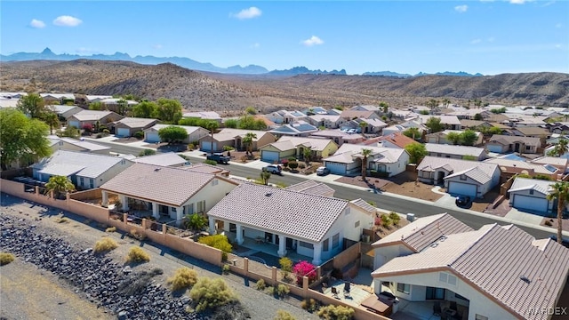 bird's eye view featuring a residential view and a mountain view