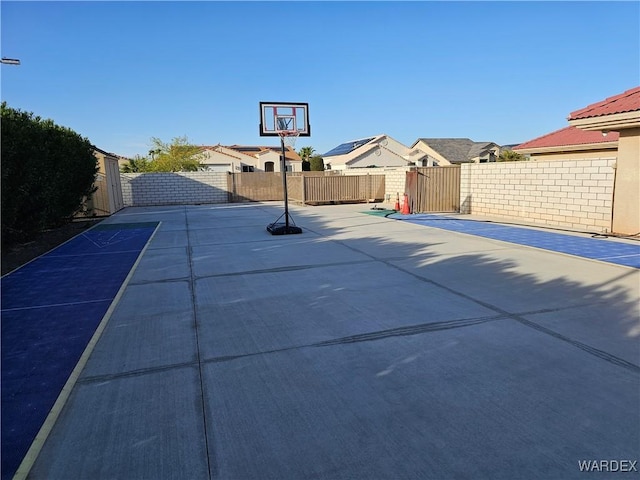 6246 S Vista Laguna Dr, Fort Mohave, AZ 86426 - view of sport court with fence