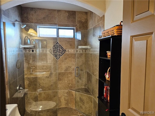 6246 S Vista Laguna Dr, Fort Mohave, AZ 86426 - full bathroom featuring a shower stall