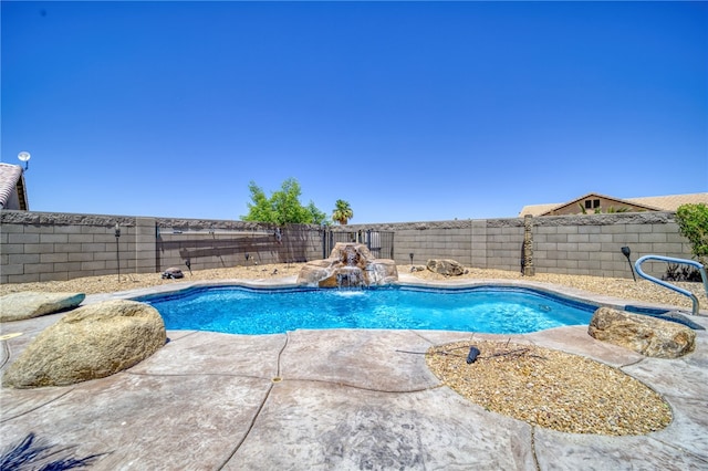 2041 E Sundance Dr, Fort Mohave, AZ 86426 - view of pool featuring a fenced backyard and a patio area