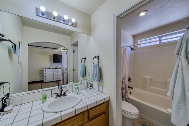 2041 E Sundance Dr, Fort Mohave, AZ 86426 - full bath featuring vanity and shower / bath combo