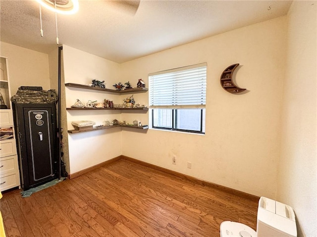 1189 Juanita Ln, Bullhead City, AZ 86442 - interior space featuring wood finished floors and baseboards
